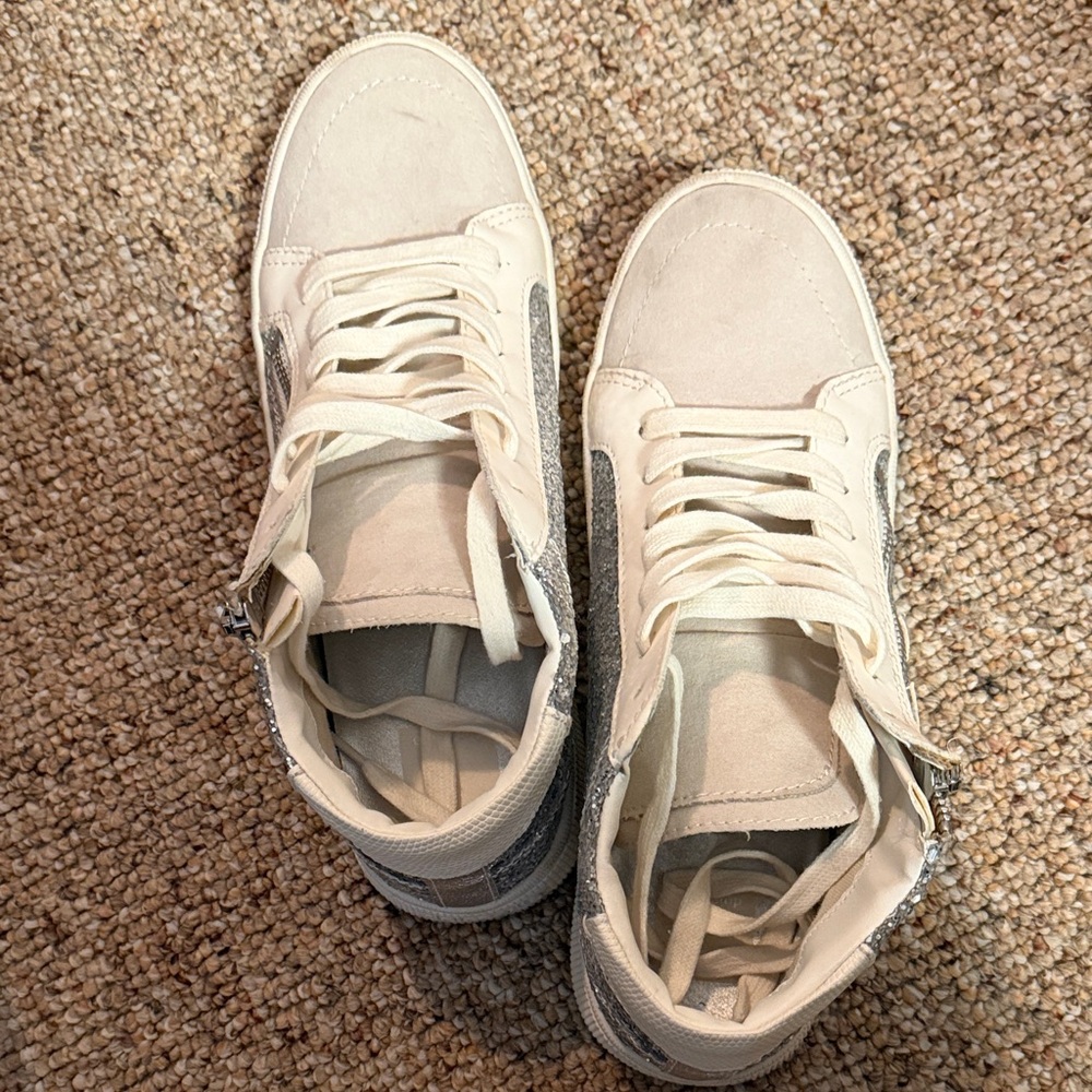 DOLCE VITA Sneakers with Zip and Glitter Details, Cream and Silver, 11